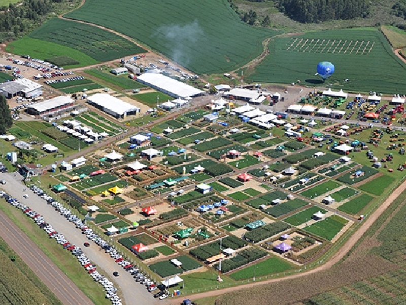 21º Dia de Campo Copercampos: Empresas expositoras de agroquímicos e sementes participaram de reunião