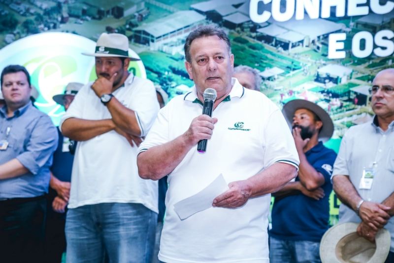 Jantar de confraternização reúne expositores do 23º Dia de Campo Copercampos. Presidente anuncia data do evento de 2019