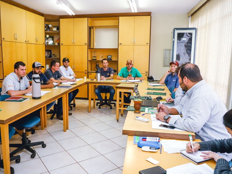 Representantes das empresas de híbridos de milho realizam primeira reunião para o 25º Show Tecnológico Copercampos