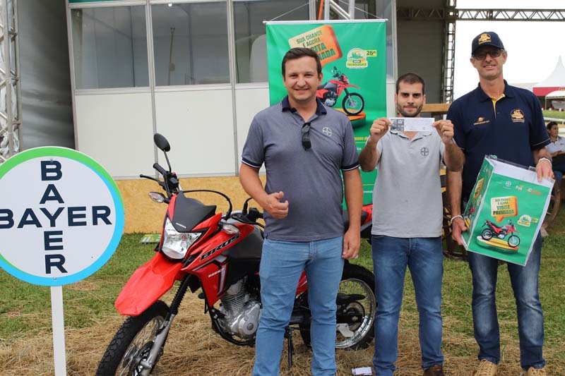 Copercampos e Bayer sorteiam moto da promoção Visita Premiada.