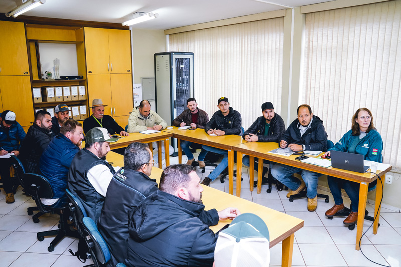 27º Show Tecnológico – Reunião com representantes de empresas de vegetais é realizada